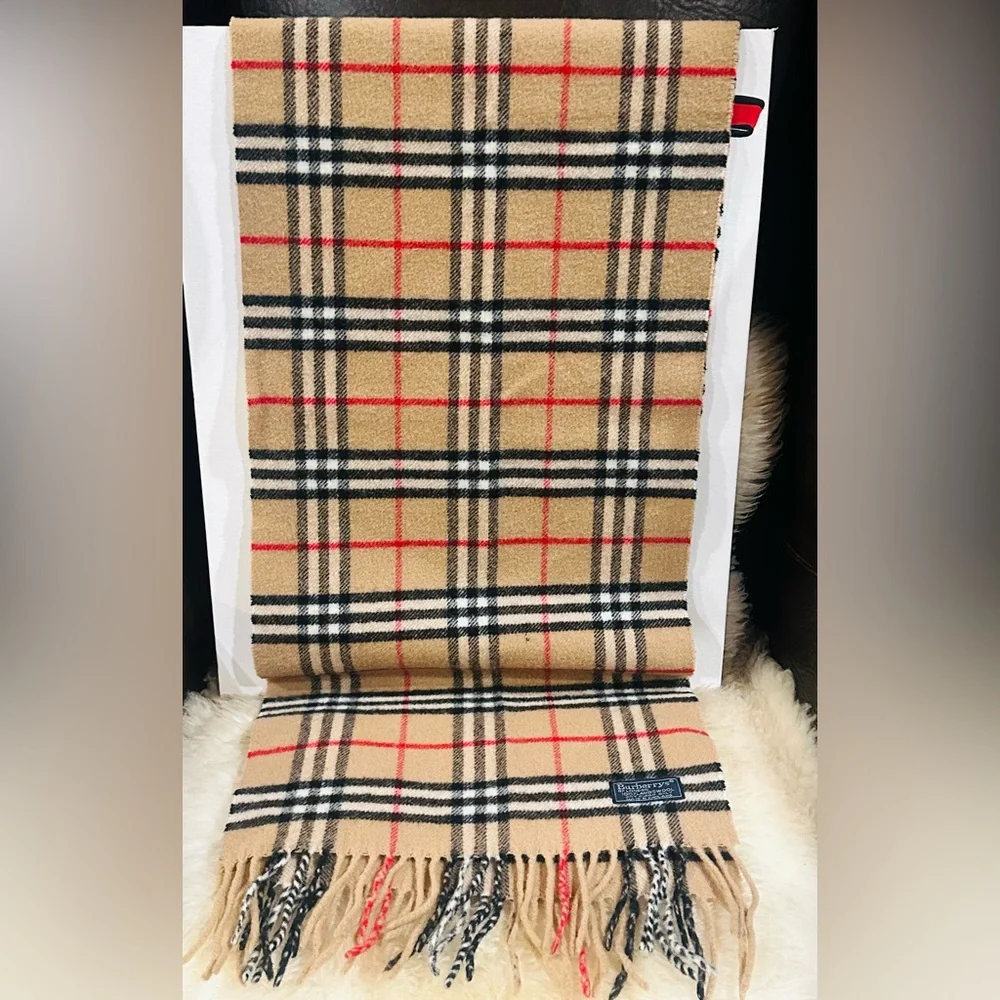 🔥 BURBERRY’S SCARF LAMBSWOOL MADE ENGLAND SIZE L 72” X W 13.6” - Picture 4 of 9